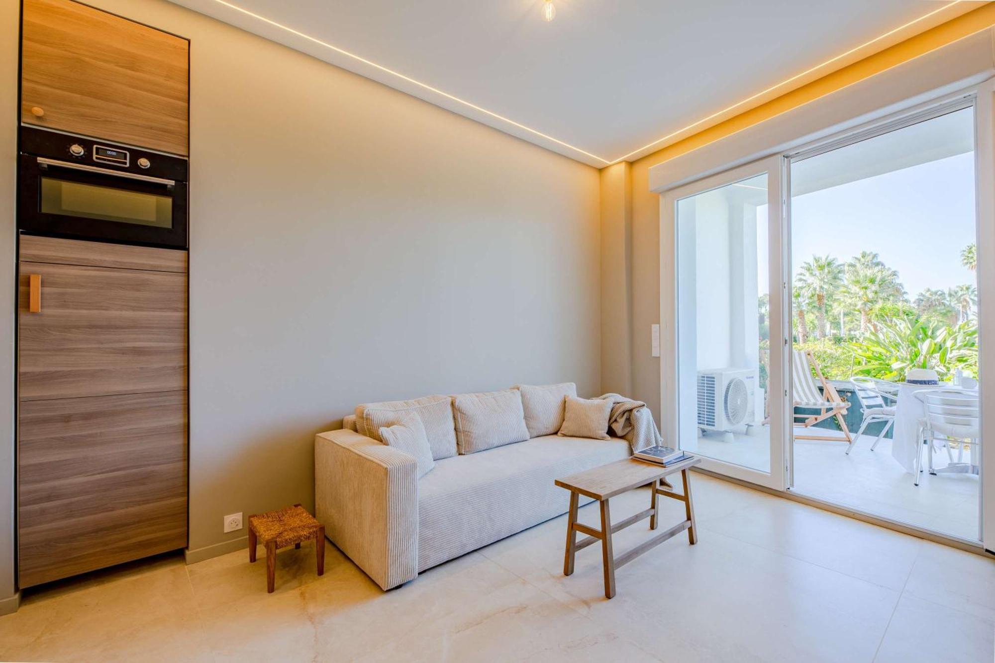 Appartement 2 Bedroom With Terrace And Garden View 2 Min From Cannes